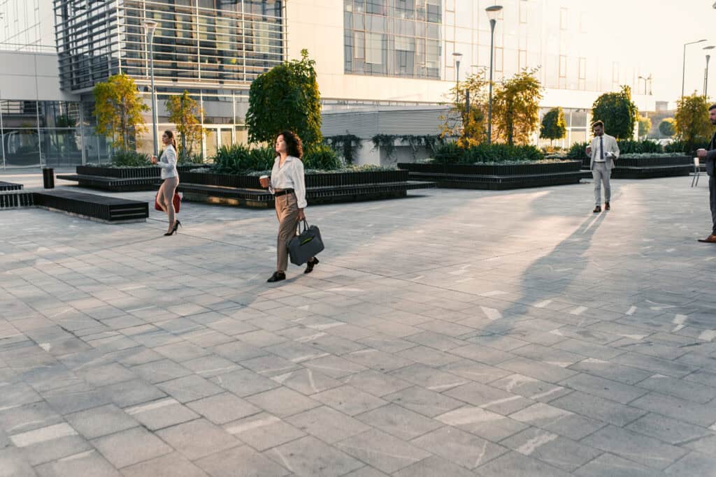 Hoe lang mag je niet op nieuwe graszoden lopen?