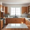 Moderne keuken van massief hout met stevige constructie, symbool voor lange levensduur.